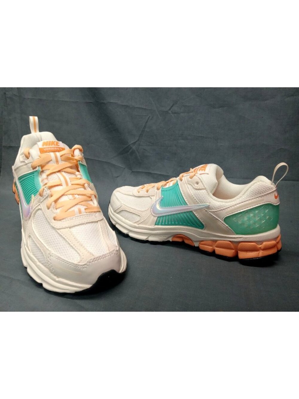 Nike Vomero 5 BG (GS) Sneakers Sail Orange Chalk Blue Boys Size 4.5 NEW NO BOX!